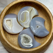 Load image into Gallery viewer, Druzy Agate Moon
